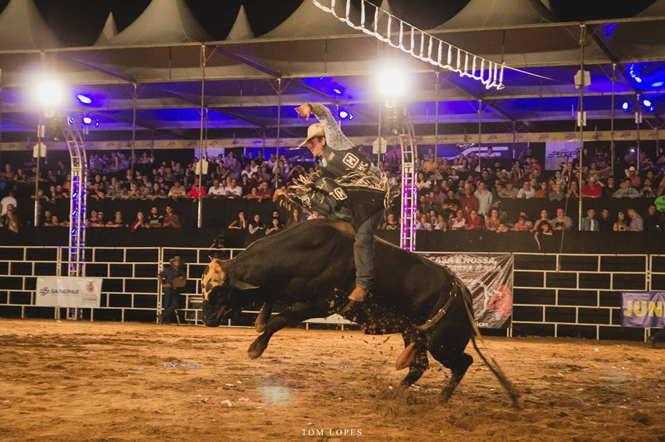 Festa do Peão de Sengés terá grandes nomes da música sertaneja nacional